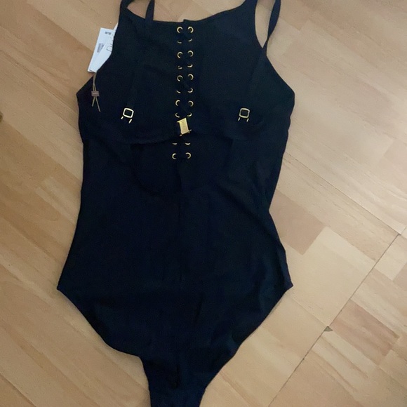 Beyond - Picture 4 of 14